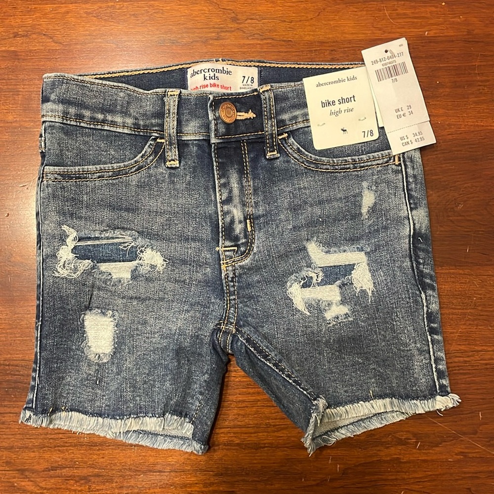 Hi rise Bike short, NWT, Abercrombie 7/8